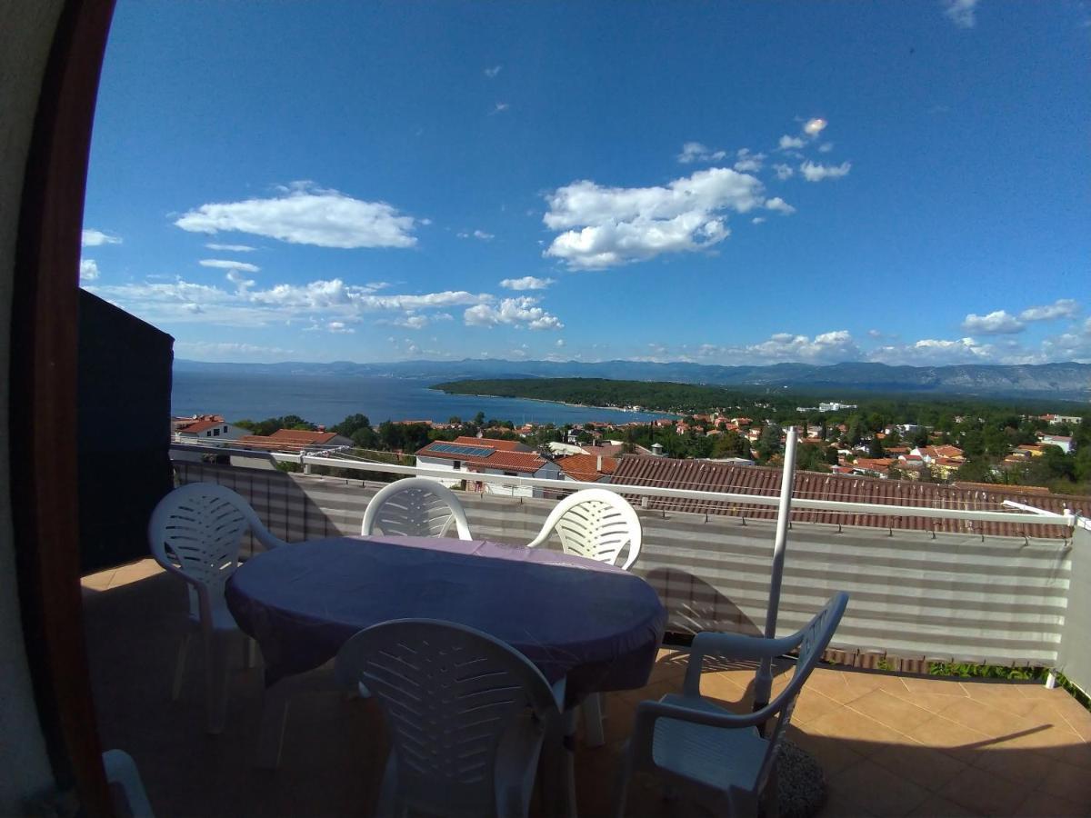 Apartment Njivice 15904B Buitenkant foto